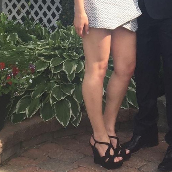 Patterned skort - worn once - Picture 6 of 7